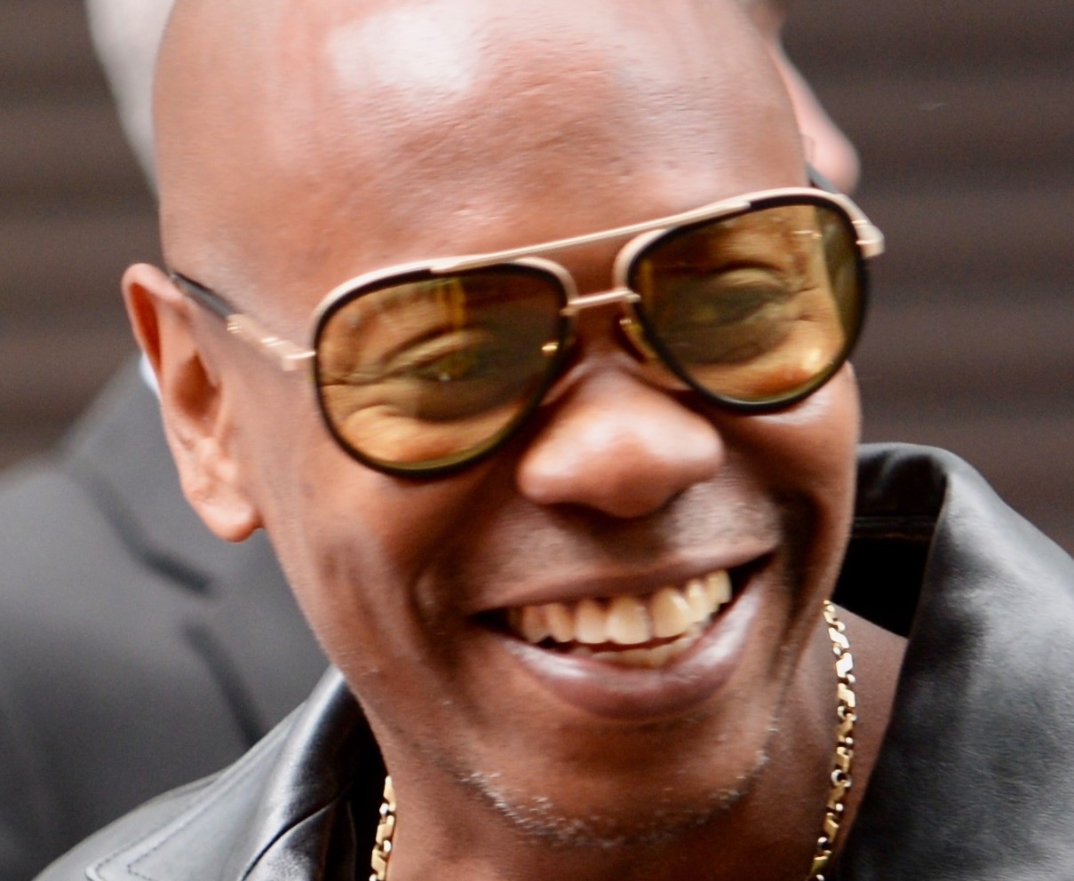 Comedy in the Spotlight: Dave Chappelle’s Latest Special “The Dreamer”